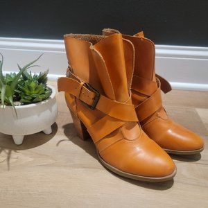Block heel ankle bootie - Size 8